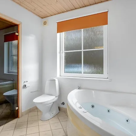 4 Bedroom Awesome In Nyaraló